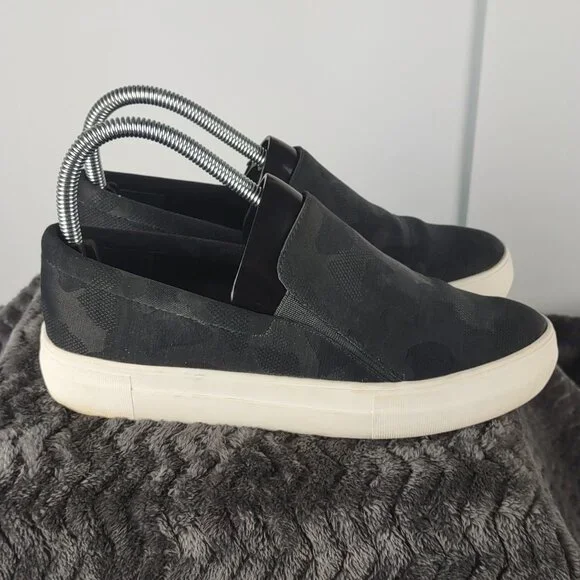 Vince Camuto VP-KORLI2 Dark Gray Camo Slip On Sneakers Casual Shoes 7M - Picture 5 of 11